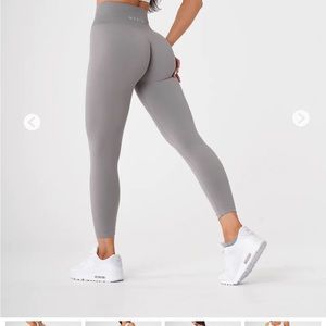 Gray ngvtn leggings size M